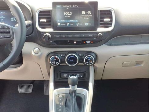 New 2026 Hyundai Venue SEL FWD image 10