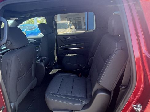 New 2027 Chevrolet Traverse LT w/ Sun and Wheel Package FWD image 18