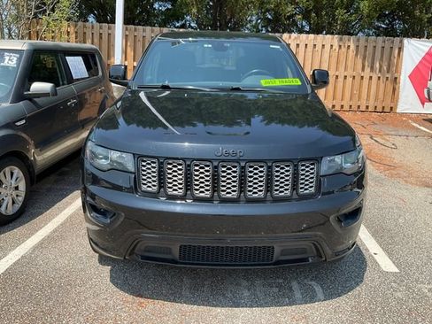 Used 2020 Jeep Grand Cherokee Altitude RWD image 2