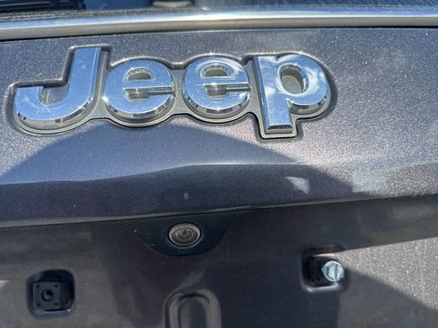 Used 2020 Jeep Compass Limited image 9