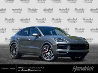 Used 2025 Porsche Cayenne S video 1