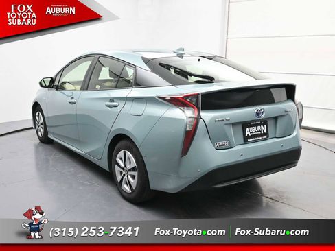 Used 2018 Toyota Prius Two image 10