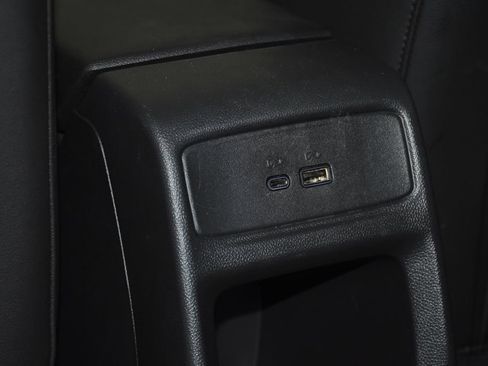 Used 2025 Chevrolet Trax LT w/ LT Convenience Package FWD image 28