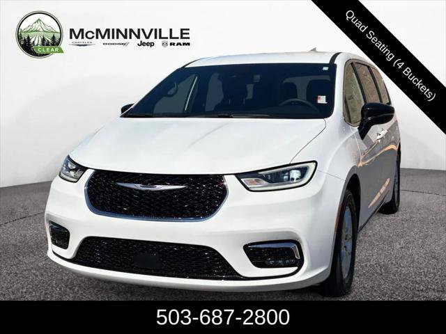 Certified 2025 Chrysler Pacifica Select FWD image 1