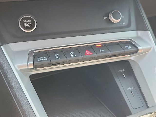 Used 2022 Audi Q3 2.0T Premium AWD/4WD image 23