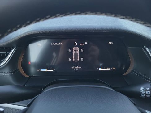 New 2025 Jeep Grand Cherokee Laredo image 18