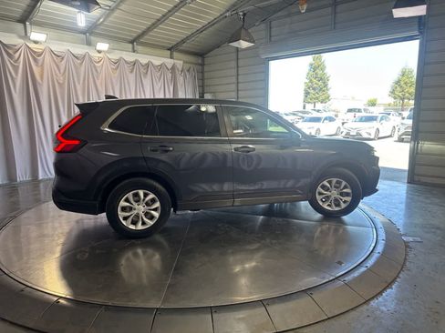 Used 2024 Honda CR-V LX image 4