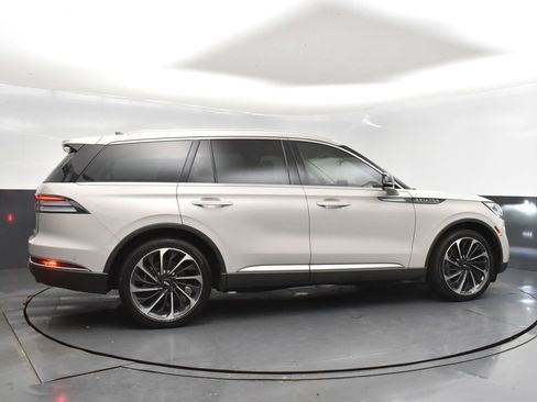 Used 2023 Lincoln Aviator Reserve w/ Equipment Group 201A image 8
