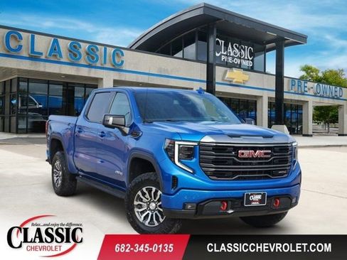 Used 2022 GMC Sierra 1500 AT4 w/ AT4 Premium Package image 1