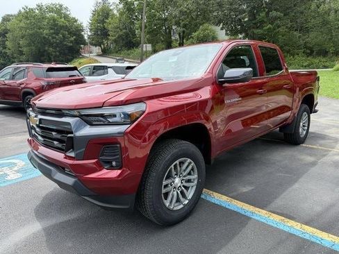 New 2025 Chevrolet Colorado LT w/ LT Convenience Package image 6