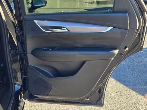 Used 2017 Cadillac XT5 Luxury w/ Driver Awareness Package image 8