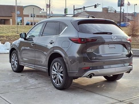 New 2025 MAZDA CX-5 Signature image 4