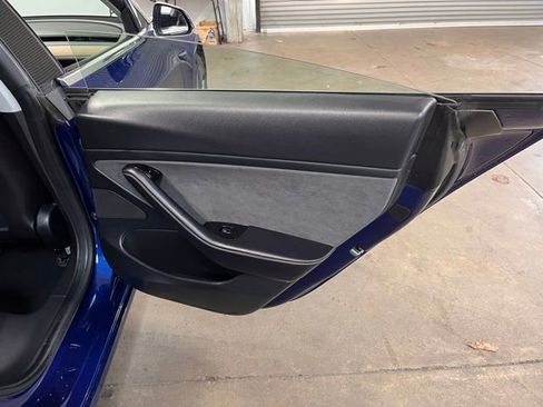 Used 2018 Tesla Model 3 Long Range image 15