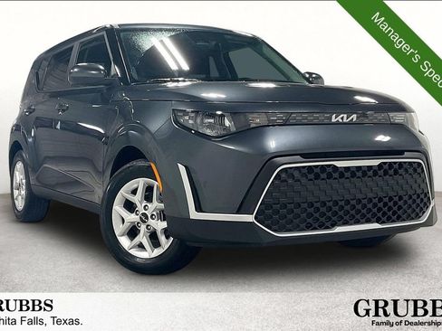 Used 2025 Kia Soul LX w/ LX Technology Package FWD image 1