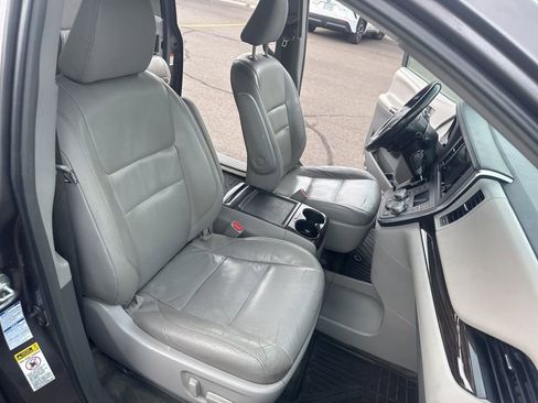 Used 2015 Toyota Sienna XLE w/ XLE Navigation Package AWD/4WD image 15