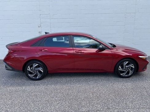 Used 2025 Hyundai Elantra Sport image 3