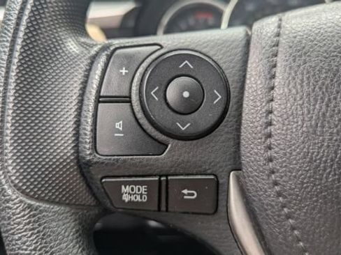 Used 2014 Toyota Corolla LE FWD image 24
