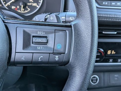 Certified 2023 Nissan Rogue SV image 17