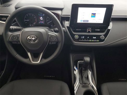Used 2025 Toyota Corolla SE image 16