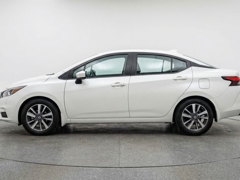 Used 2025 Nissan Versa SV image 5