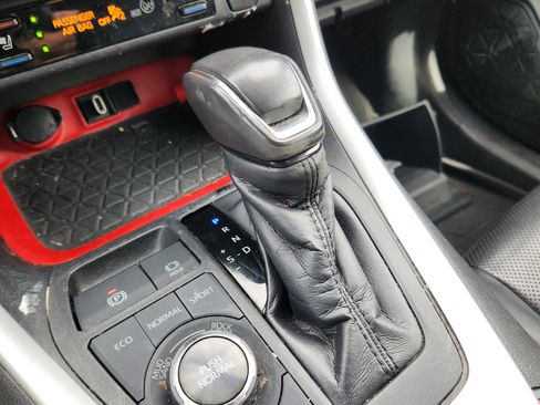 Used 2020 Toyota RAV4 TRD Off-Road w/ TRD Off-Road Weather Package AWD/4WD image 10