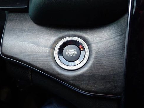 Used 2023 Jeep Grand Cherokee Overland w/ Advanced Protech Group III image 25