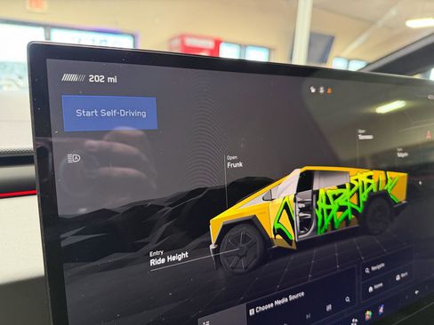 Used 2024 Tesla Cybertruck AWD Crew Cab image 22