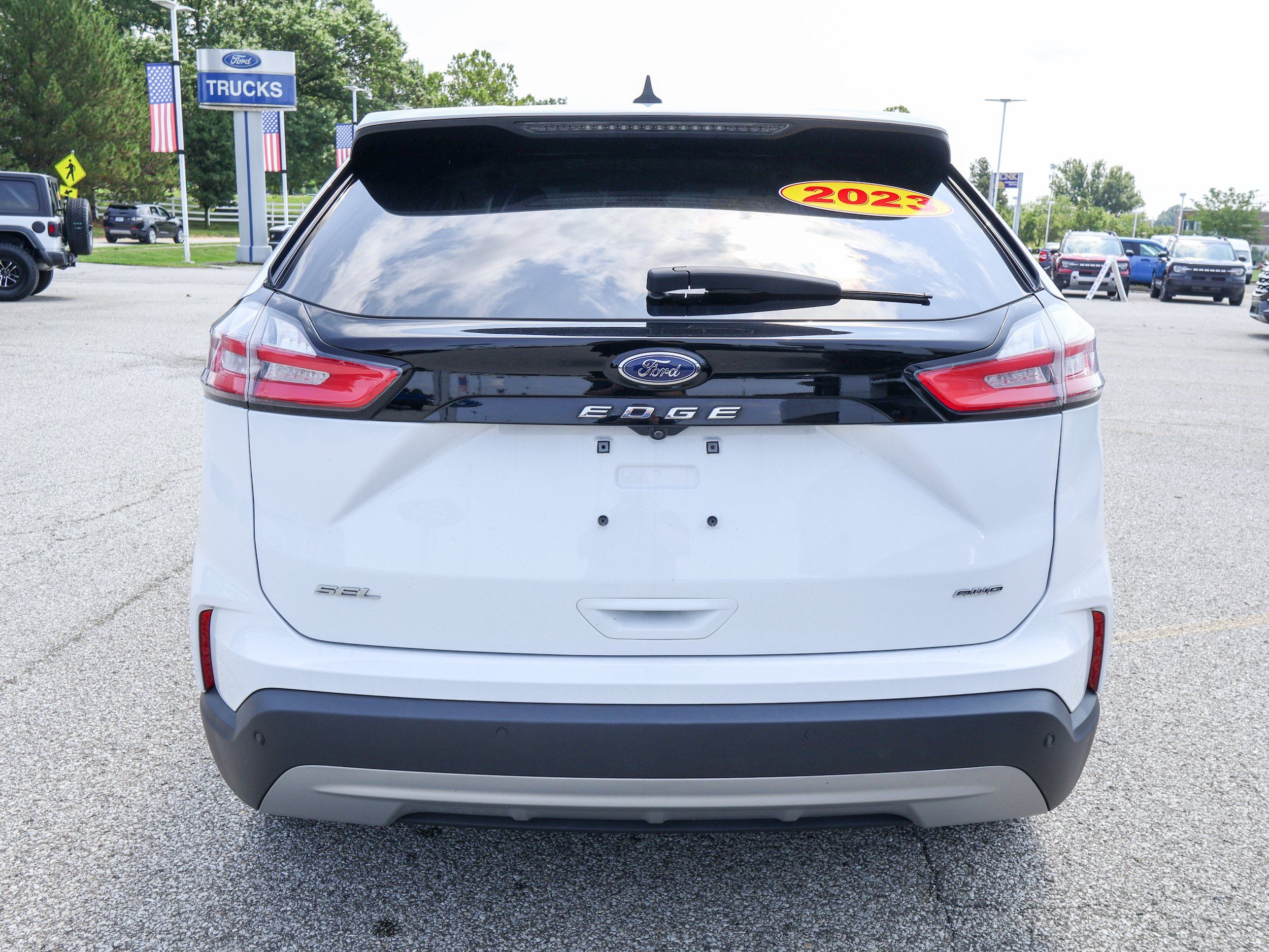 Used 2023 Ford Edge SEL w/ Convenience Package AWD/4WD image 4