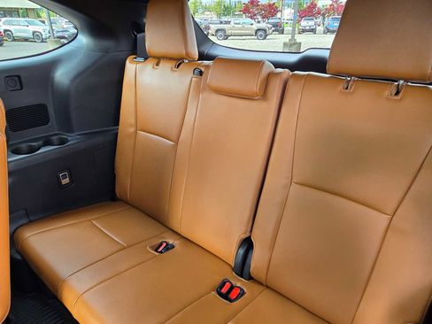 New 2026 Toyota Highlander Platinum image 19