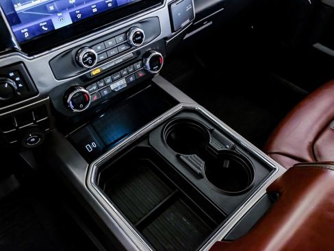 Used 2022 Ford F450 Platinum w/ FX4 Off-Road Package image 25