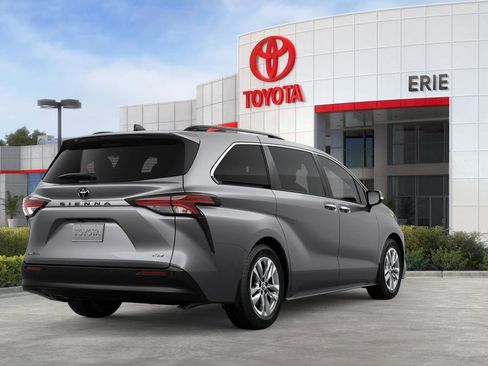 New 2026 Toyota Sienna XLE image 11