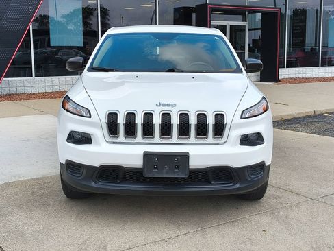 Used 2016 Jeep Cherokee Sport w/ Cold Weather Group AWD/4WD image 2