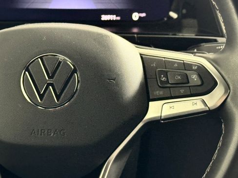 Used 2024 Volkswagen Atlas Cross Sport SE image 23