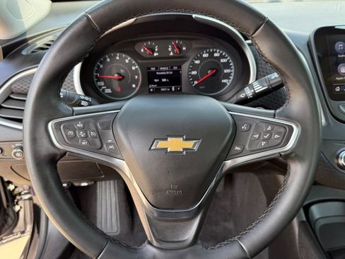 Used 2025 Chevrolet Malibu RS FWD image 11