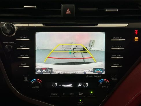 Used 2019 Toyota Camry XSE FWD image 5