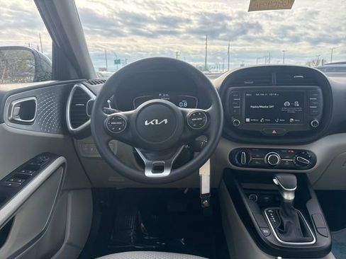 Used 2024 Kia Soul LX image 12