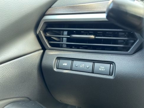 Used 2024 Nissan Altima 2.5 SV image 16