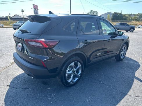 Used 2025 Ford Escape ST-Line Select AWD/4WD image 9