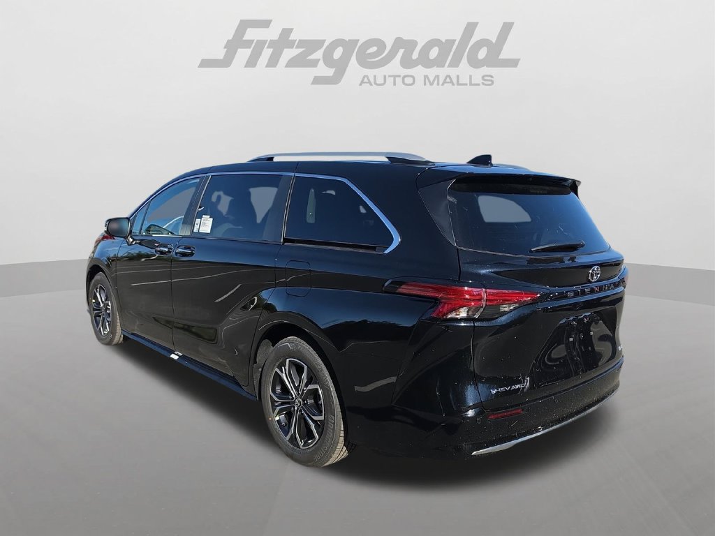 Used 2026 Toyota Sienna Platinum AWD/4WD image 17