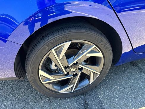 Certified 2025 Hyundai Elantra Sport FWD image 32