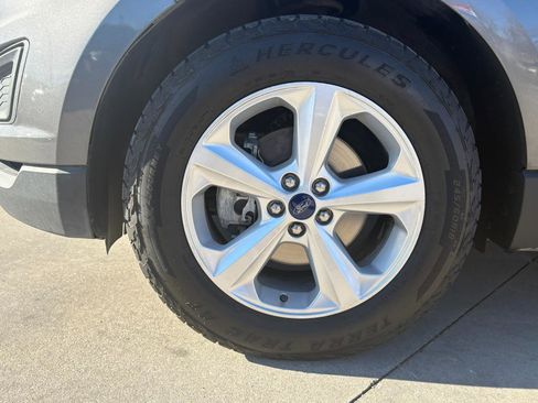 Used 2016 Ford Edge SE image 37
