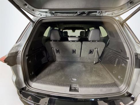 Used 2025 Buick Enclave Sport Touring AWD/4WD image 27