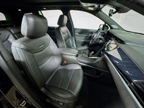 Used 2024 Cadillac XT6 Premium Luxury image 30