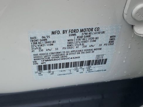 Used 2025 Ford Explorer ST w/ Sun And Sound Package image 34