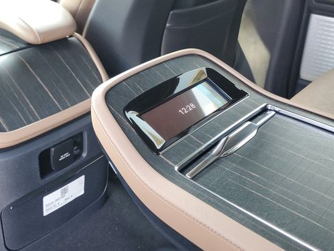 New 2027 Lincoln Navigator L Black Label AWD/4WD image 29