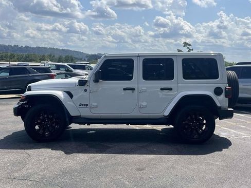 Used 2025 Jeep Wrangler Unlimited Sahara AWD/4WD image 7