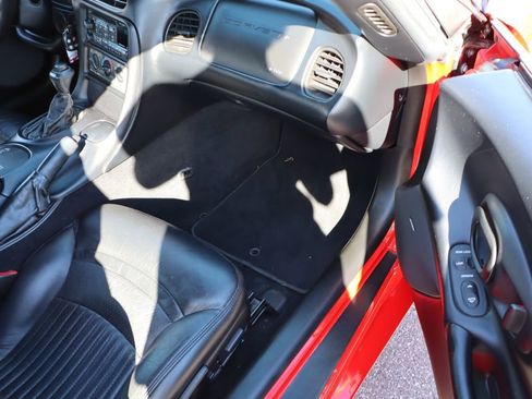 Used 2000 Chevrolet Corvette Convertible image 34