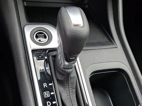 Used 2025 Nissan Sentra SV FWD image 14
