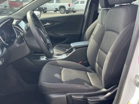 Used 2025 Chevrolet Malibu LS FWD image 31