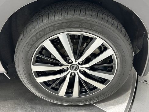 Used 2023 Nissan Pathfinder Platinum image 23